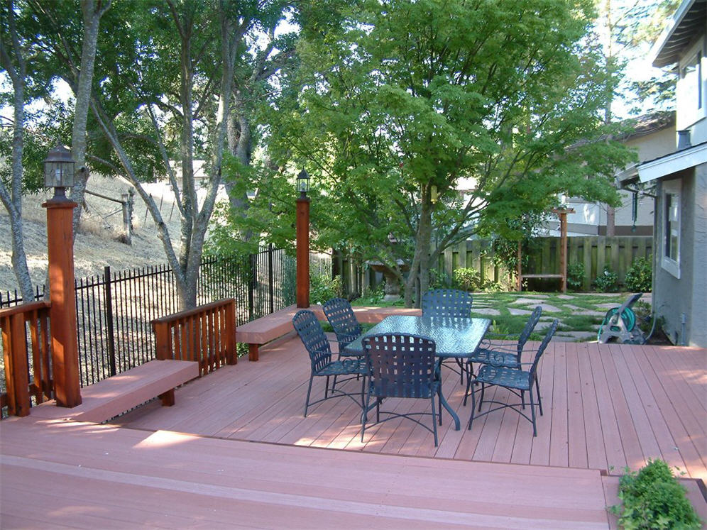 Hillside Deck and Table